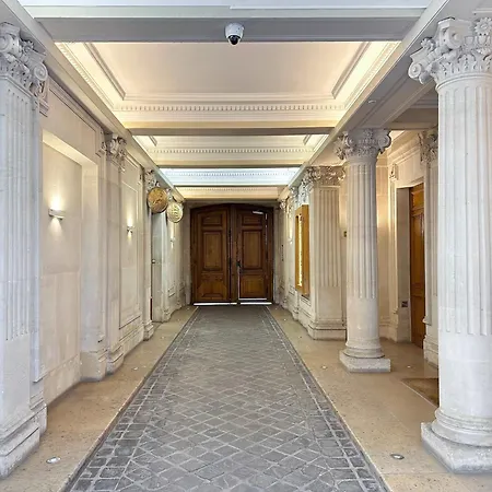 Premium Apartment In Champs-Elysees Paris