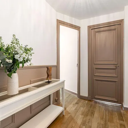 Apartment Premium Apartment In Champs-Elysees Paris