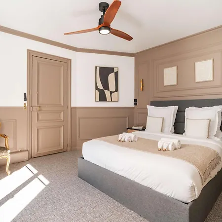 Premium Apartment In Champs-Elysees Paris