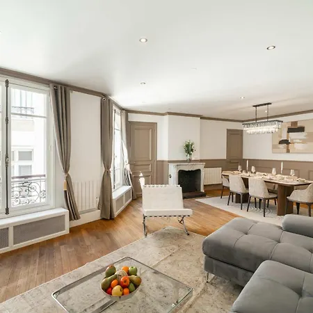 Premium Apartment In Champs-Elysees Paris